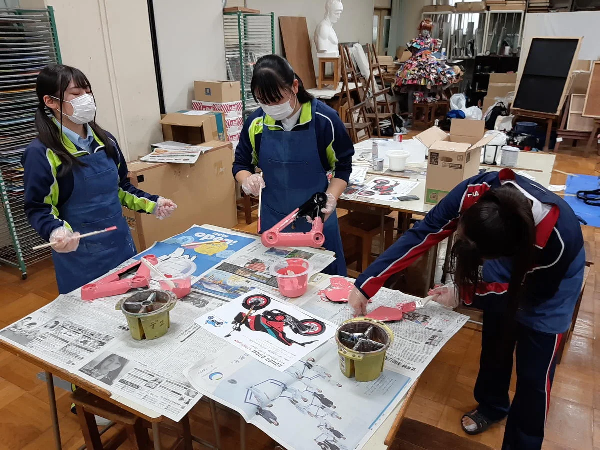 色塗り女性
