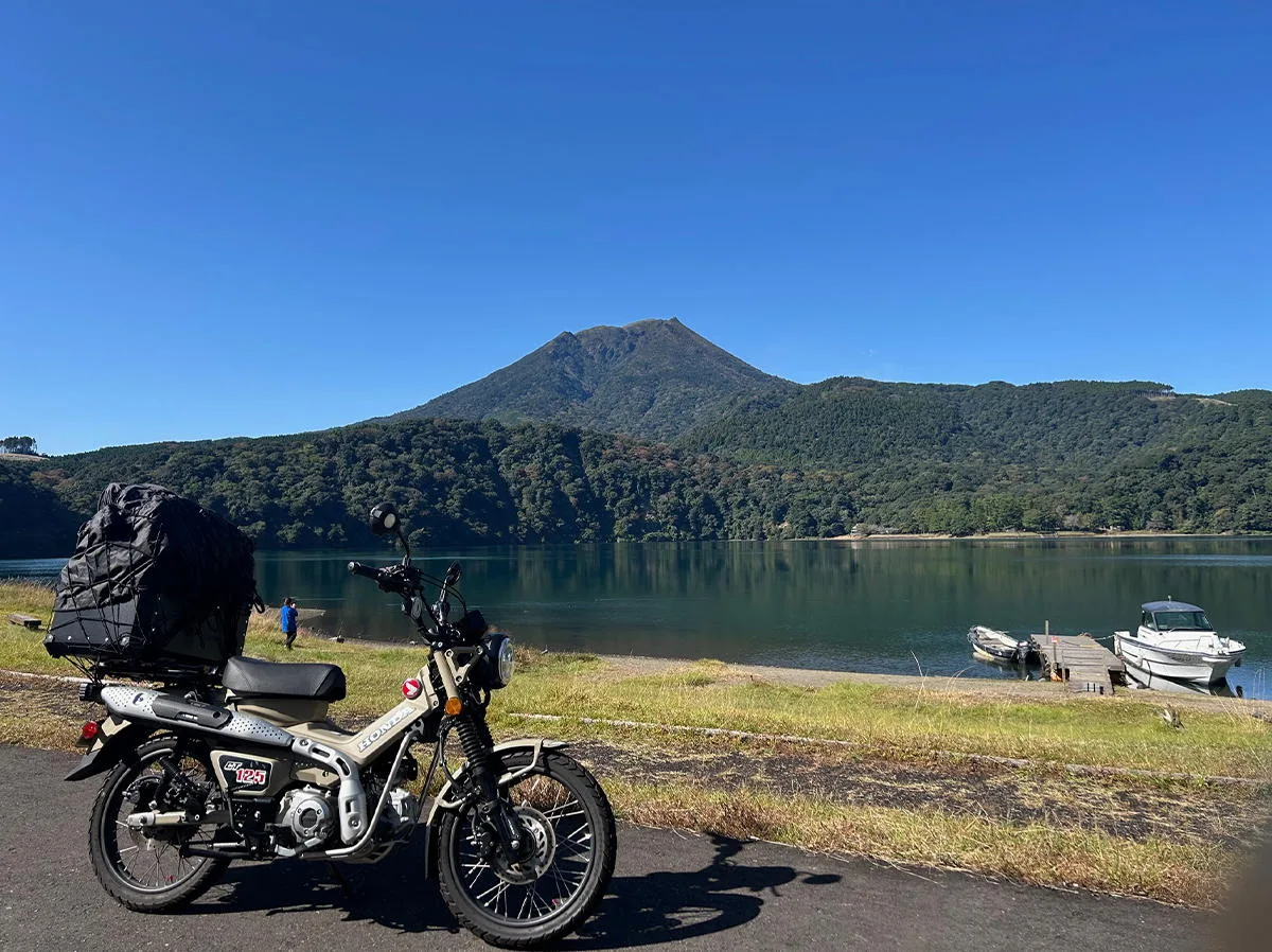 高千穂峰とハンターカブ