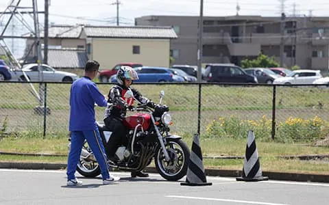 大型免許を一発試験～しばコラ～